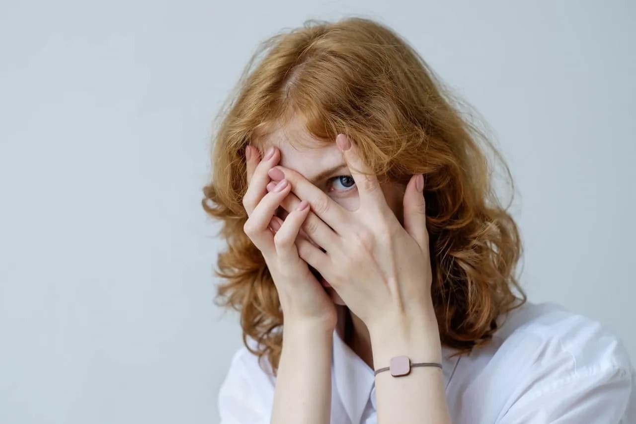 Objawy lęku przed ludźmi – jak rozpoznać i pokonać fobię społeczną Objawy lęku przed ludźmi – jak rozpoznać i pokonać fobię społeczną