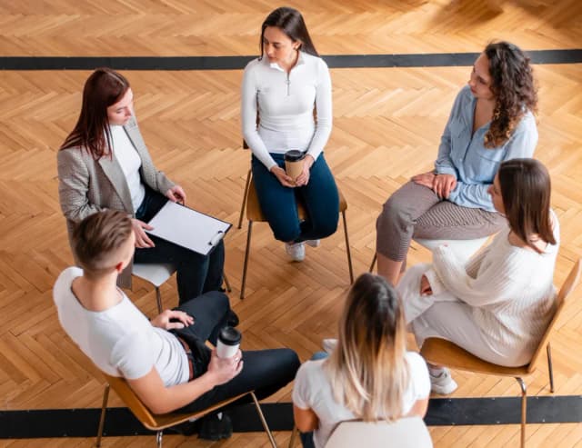 Szkolenia dla psychoterapeutów – jak wybrać najlepsze? Kompleksowy przewodnik Szkolenia dla psychoterapeutów – jak wybrać najlepsze? Kompleksowy przewodnik