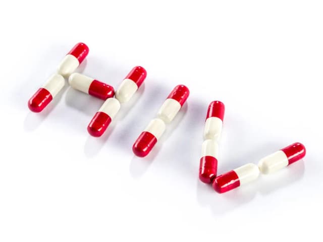 Kiedy wynaleziono lek na AIDS? Historia walki z chorobą i postępy w leczeniu Kiedy wynaleziono lek na AIDS? Historia walki z chorobą i postępy w leczeniu