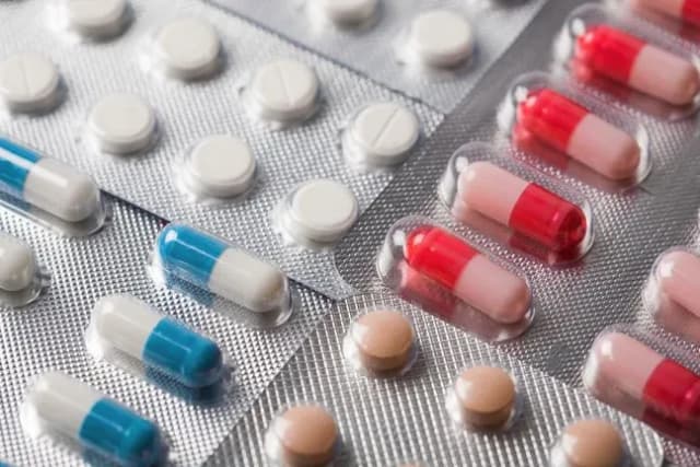 Leki przeciwhistaminowe na co pomagają? Zastosowanie, rodzaje i skutki uboczne Leki przeciwhistaminowe na co pomagają? Zastosowanie, rodzaje i skutki uboczne