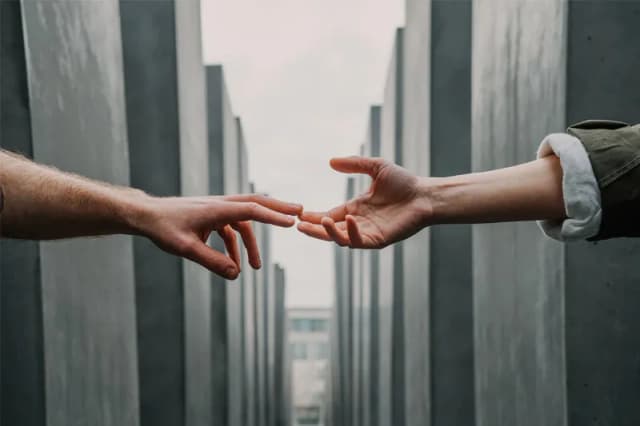 Jak nie czuć bólu psychicznego: skuteczne strategie na emocjonalny ból Jak nie czuć bólu psychicznego: skuteczne strategie na emocjonalny ból